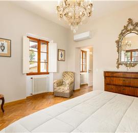 8 Bedroom Villa with Pool near Certaldo, Tuscany, Sleeps 14 - 15